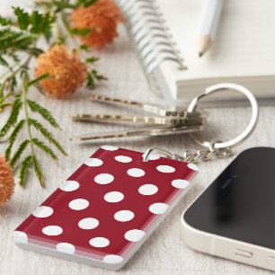 Witte polka stippen op karmozijnrood sleutelhanger