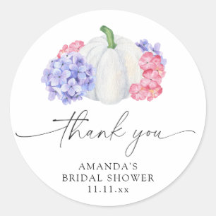 Witte pompoen en hortensia bloemen bruidsdouche ronde sticker