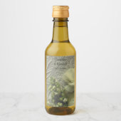 Witte ranunculus en linzen op getextureerd papier wijn etiket (Voorkant)