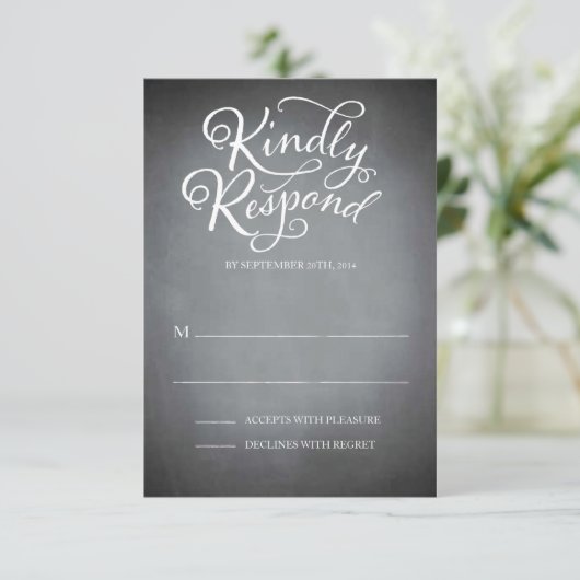 Witte respons voor script in Chalkboard RSVP Kaartje (Staand voorkant)