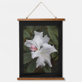 Witte Rhododendron-bloemen met zwarte rand Hangend Wandkleed (Voorkant)