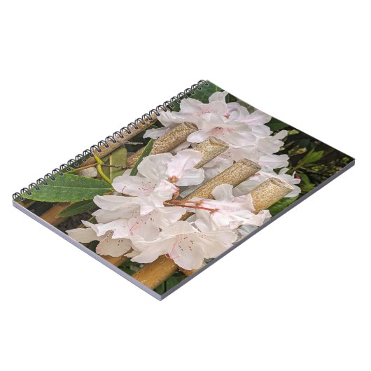 Witte Rhododendron en Bamboo Fence Floral Notitieboek (Linkerzijde)
