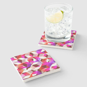 Witte, rode tot roze hexagons op donkerrode achter stenen onderzetter