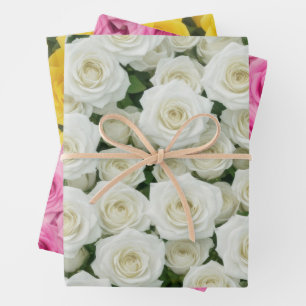 Witte, roze en gele rozen inpakpapier vel