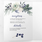 Witte rozen, blauwe bessen, pijnnaalden | drieluik uitnodiging (Binnenzijde eerst)