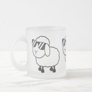 Witte schapen in zonnebrillen Cartoon Matglas Koffiemok