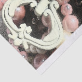 witte skelet over roze parels tissuepapier (Detail)