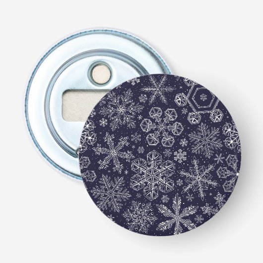 Witte sneeuwvlokken op blauw button flesopener (Voorkant)