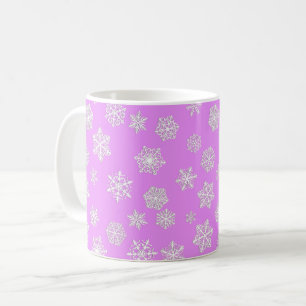 Witte sneeuwvlokken op een orchidee achtergrond koffiemok