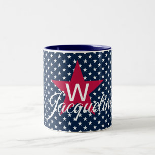 Witte sterren op marinemonogrammed tweekleurige koffiemok