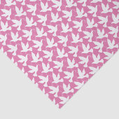 Witte stieren vliegend roze tissuepapier (Detail)