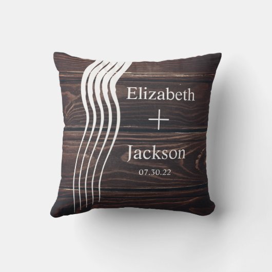 Witte strips Donkere houten monogram paren bruilof Kussen (Achterkant)