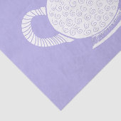 Witte theepot op lavendel tissuepapier (Detail)