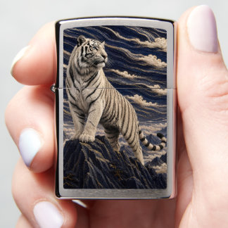 Witte Tijger Onder Geborduurde Wolken – Marineblau