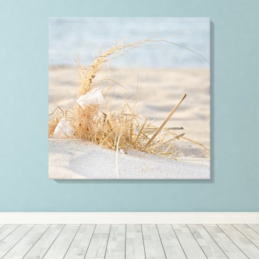 Witte veer in strandgras canvas afdruk (Insitu (Houten vloer))