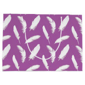 Witte veren afdruk op amethyst paars large cadeauzakje (Achterkant)