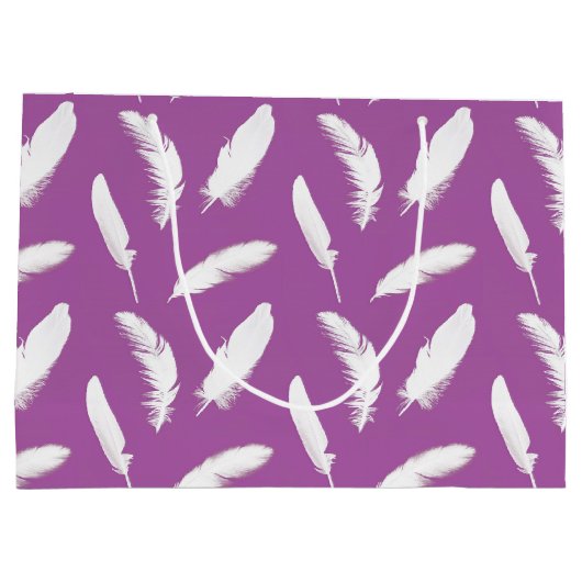 Witte veren afdruk op amethyst paars large cadeauzakje (Achterkant)