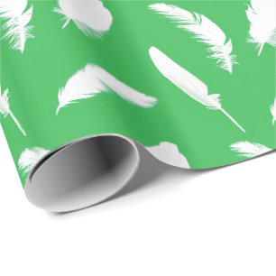 Witte veren afdrukken op jade groen cadeaupapier