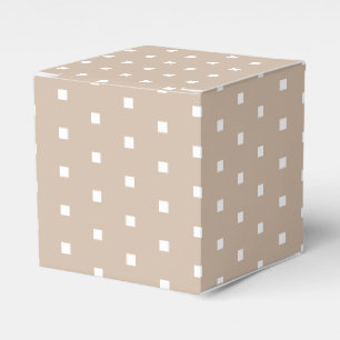 Witte vierkante stippen beige bedankdoosjes