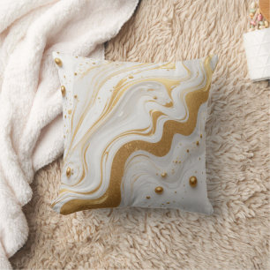Witte vloeistof en met druppels en gouden glitter kussen