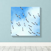 Witte vogels in Flight Canvas Print (Insitu (Houten vloer))