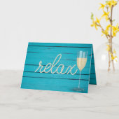 Witte wijn en relax touw tekst op turquoise hout kaart (Gele Bloem)