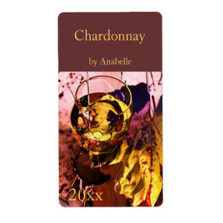 Witte wijn glas en druivenblad wijn fles etiket