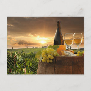 witte wijn met vat op wijngaarden in Chianti Briefkaart