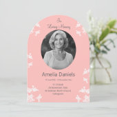 Witte wilde bloem in liefdevolle herinnering begra kaart (Staand voorkant)