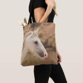 Witte wilde paarden tote bag (Dichtbij)