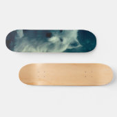 Witte wolf in het nachtbos skateboard (Horizontaal)