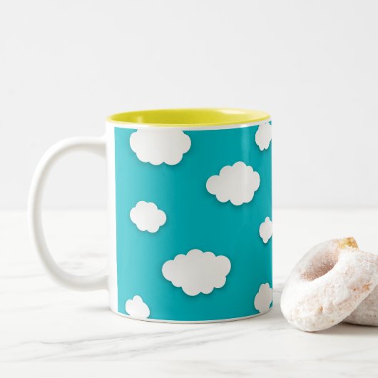 Witte wolken op Blue Sky Two-Tone Coffee Mok (Met donut)