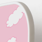 Witte wolken op roze pickleball paddle (Links Detail)