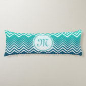 Witte zigzag Chevron en blauwe groene achtergrond Lichaamskussen (Voorkant)