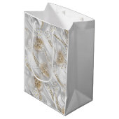 Witte Zijde en Ivory Champaign Pearls Medium Cadeauzakje (Voorkant Gekanteld)