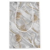 Witte Zijde en Ivory Champaign Pearls Medium Cadeauzakje (Voorkant)