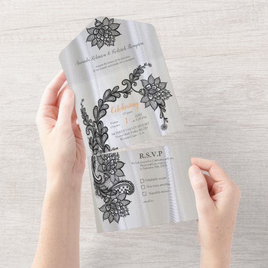 Witte zijde met zwart kant all in one uitnodiging (Afscheurbaar)