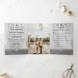 Witte Zijderzijde en zilverfolie en diamanten Tri Drieluik Uitnodiging