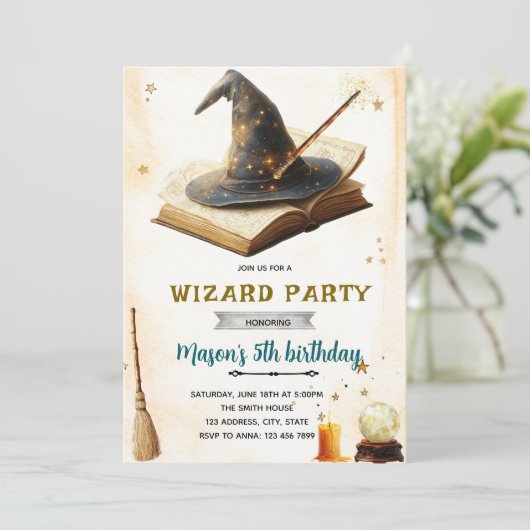 Wizard witch birthday party invitation (Debout devant)
