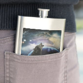 Wolf die op de maan huilt heupfles (Voorbeeld)