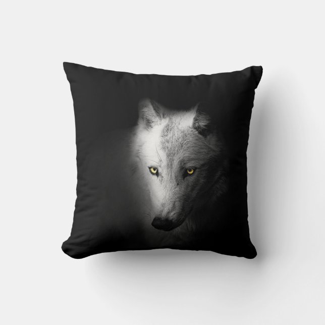 Wolf, dierlijk portret op zwarte achtergrond, kussen (Voorkant)