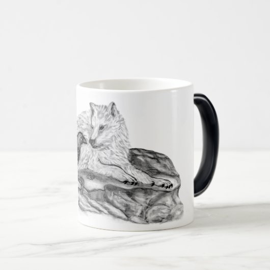 Wolf en Raven - Zwart en wit design Magische Mok (Voorkant rechts)