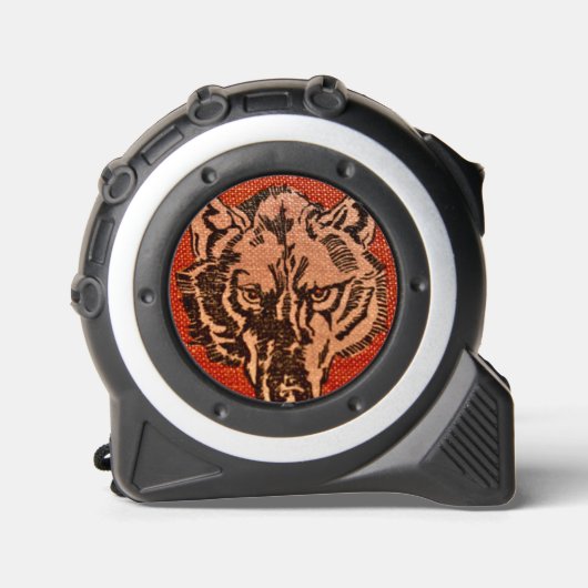 Wolf Head on Red Rolmaat (Voorkant)