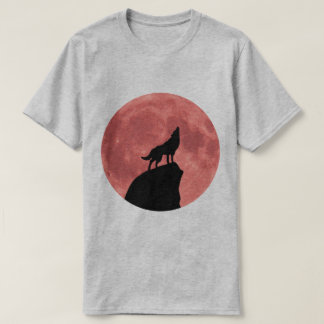 Wolf Howling bij een bloedmaan T-shirt