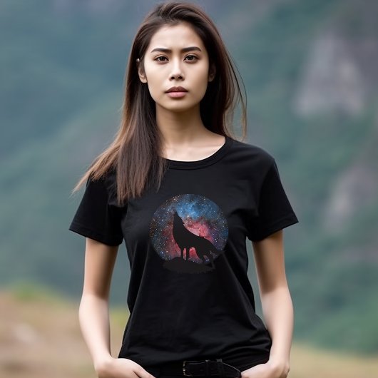Wolf Howling in Galaxy T-shirt