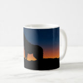 Wolf Howling Silhouette à Sunset Coffee Mug (Devant droit)