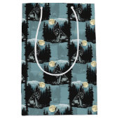 Wolf huilt bij maanpatroon medium cadeauzakje (Voorkant)