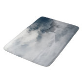 Wolf in mistige bergen in zwart, grijs en wit. badmat (Gekanteld)