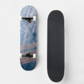 Wolk-bedekte Tasman en koraal Zeeen. Skateboard (Voorkant)