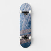 Wolk-bedekte Tasman en koraal Zeeen. Skateboard (Voorkant)